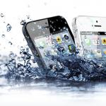 Что делать, если айфон упал в воду?